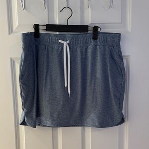 Market & Spruce Blue and White Activewear